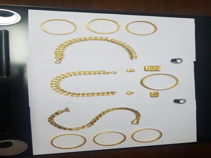 31 lakhs of gold seized from the airport toilet at Daboli airport | दाबोळी विमानतळावर विमानाच्या शौचालयातून ३१ लाखांचे सोने जप्त 31 lakhs of gold seized from the airport toilet at Daboli airport | दाबोळी विमानतळावर विमानाच्या शौचालयातून ३१ लाखांचे सोने जप्त