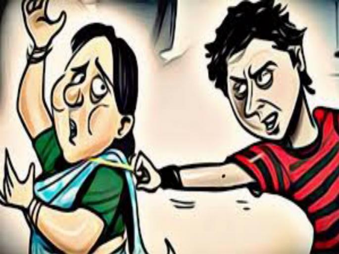 Theft of women's jewellery worth three lakhs During the journey | प्रवासादरम्यान महिलेच्या तीन लाखांच्या दागिन्यांवर चोरट्यांचा डल्ला Theft of women's jewellery worth three lakhs During the journey | प्रवासादरम्यान महिलेच्या तीन लाखांच्या दागिन्यांवर चोरट्यांचा डल्ला