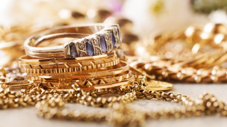 Gold and silver prices rose again | सोने-चांदीचे दर पुन्हा वधारले Gold and silver prices rose again | सोने-चांदीचे दर पुन्हा वधारले
