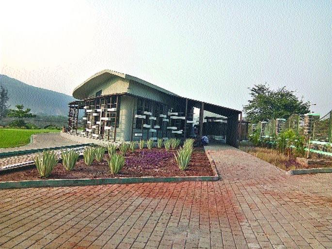 Complete the work of the clubhouse in the golf course | गोल्फ कोर्समधील क्लब हाऊसचे काम पूर्ण Complete the work of the clubhouse in the golf course | गोल्फ कोर्समधील क्लब हाऊसचे काम पूर्ण