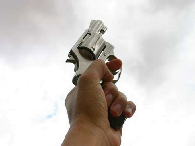 four were arrested for firing in the air at gittikhadan nagpur | Nagpur | गिट्टीखदानमध्ये मस्करीतून हवेत गोळीबार, चार जणांना अटक four were arrested for firing in the air at gittikhadan nagpur | Nagpur | गिट्टीखदानमध्ये मस्करीतून हवेत गोळीबार, चार जणांना अटक