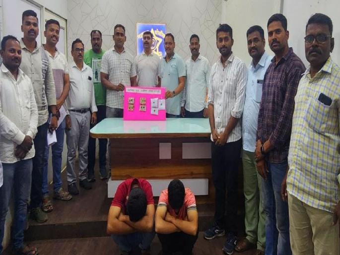 Two arrested for selling drug pills in Sangli, stock of pills seized | सांगलीत नशेच्या गोळ्यांची विक्री करणाऱ्या दोघांना अटक, गोळ्यांचा साठा जप्त; एलसीबीची कारवाई Two arrested for selling drug pills in Sangli, stock of pills seized | सांगलीत नशेच्या गोळ्यांची विक्री करणाऱ्या दोघांना अटक, गोळ्यांचा साठा जप्त; एलसीबीची कारवाई