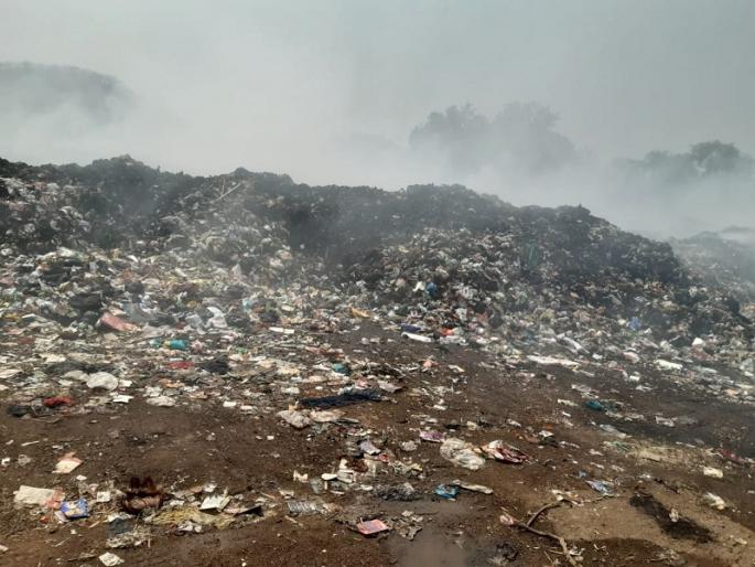 Golwadi waste depot plagues citizens in the area | गोलवाडी कचरा डेपोमुळे परिसरात नागरिक त्रस्त Golwadi waste depot plagues citizens in the area | गोलवाडी कचरा डेपोमुळे परिसरात नागरिक त्रस्त