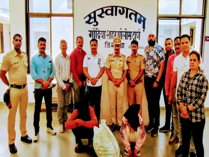 Gondia Two men jailed for breaking house and stealing money with silver | घरफोडून चांदीसह ऐवज चोरणारे दोघेजण जेरबंद; शहर पोलिसांची कारवाई Gondia Two men jailed for breaking house and stealing money with silver | घरफोडून चांदीसह ऐवज चोरणारे दोघेजण जेरबंद; शहर पोलिसांची कारवाई