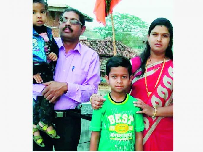 mother and two children died and father seriously injured as truck hits bike on nagpur raipur highway | भरधाव ट्रकची दुचाकीला धडक, ५०० मीटर नेले फरफटत; दोन मुलांसह आईचा मृत्यू mother and two children died and father seriously injured as truck hits bike on nagpur raipur highway | भरधाव ट्रकची दुचाकीला धडक, ५०० मीटर नेले फरफटत; दोन मुलांसह आईचा मृत्यू