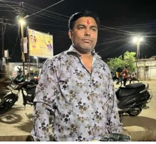 Financial dispute Golu Tiwari on bail shot dead while tracking | आर्थिक वाद : जामिनावरील गोलू तिवारीचा माग काढत गोळ्या झाडून खून Financial dispute Golu Tiwari on bail shot dead while tracking | आर्थिक वाद : जामिनावरील गोलू तिवारीचा माग काढत गोळ्या झाडून खून