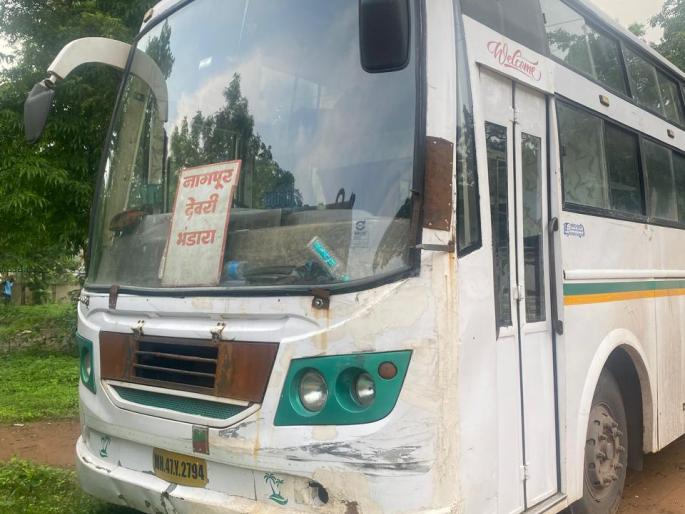 Shocking 84 kg of tobacco found in travels | धक्कादायक! ट्रॅव्हल्समध्ये आढळला ८४ किलो तंबाखू Shocking 84 kg of tobacco found in travels | धक्कादायक! ट्रॅव्हल्समध्ये आढळला ८४ किलो तंबाखू