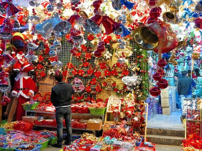 Three days into three days in Madga, six raid seized 13 million Chinese goods | मडगावात तीन दिवसांत सहा छाप्यात 13 लाखांचा चिनी माल जप्त Three days into three days in Madga, six raid seized 13 million Chinese goods | मडगावात तीन दिवसांत सहा छाप्यात 13 लाखांचा चिनी माल जप्त