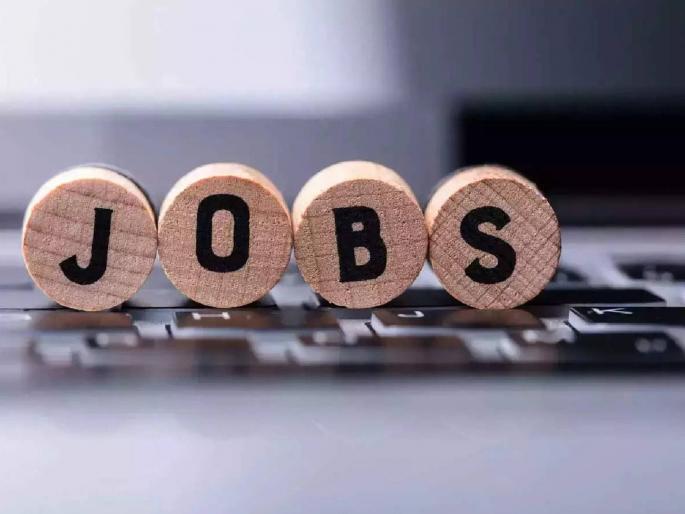 other 300% pay rise; 12 thousand employees were fired | एकीकडे कपातीची कुऱ्हाड, दुसरीकडे ३००% पगारवाढ; १२ हजार कर्मचाऱ्यांना कामावरून काढले