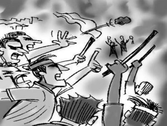 Goons attack with arms in Nagpur: Three robbed including couple | नागपुरात शस्त्रांसह गुंडांचा हल्ला : दाम्पत्यासह तिघांना लुटले