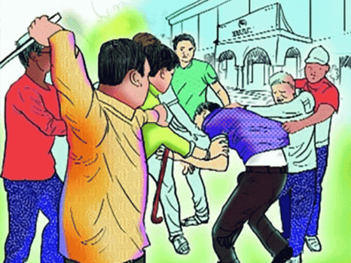 fighting in 2 groups outside the police station The broken glass of the outpost | पोलीस चौकीबाहेरच २ टोळक्यांमध्ये राडा; चौकीची फोडली काच fighting in 2 groups outside the police station The broken glass of the outpost | पोलीस चौकीबाहेरच २ टोळक्यांमध्ये राडा; चौकीची फोडली काच