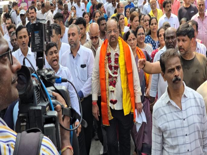 Gopal Shetty submitted the independent nomination form | शक्तिप्रदर्शन करत गोपाळ शेट्टी यांनी सादर केला अपक्ष उमेदवारी अर्ज Gopal Shetty submitted the independent nomination form | शक्तिप्रदर्शन करत गोपाळ शेट्टी यांनी सादर केला अपक्ष उमेदवारी अर्ज