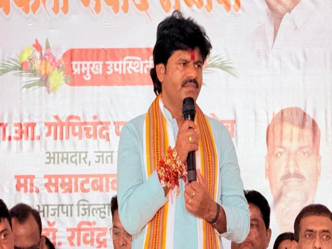 gopichand padalkar statement to divert attention from vote rigging; NCP alleges | पडळकरांचे वक्तव्य मतचोरीवरचे लक्ष विचलीत करण्यासाठी;राष्ट्रवादी काँग्रेसचा आरोप gopichand padalkar statement to divert attention from vote rigging; NCP alleges | पडळकरांचे वक्तव्य मतचोरीवरचे लक्ष विचलीत करण्यासाठी;राष्ट्रवादी काँग्रेसचा आरोप