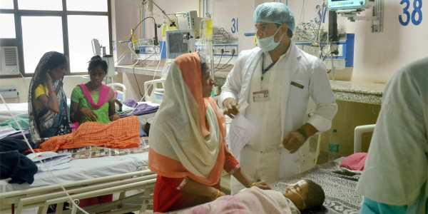 Patients in government hospitals have to do patient care | शासकीय रूग्णालयातील अधिष्ठातांना करावी लागणार रुग्णसेवा Patients in government hospitals have to do patient care | शासकीय रूग्णालयातील अधिष्ठातांना करावी लागणार रुग्णसेवा