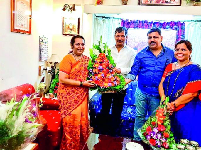 Neelam Go-He-Shrirang Barane faces controversy, Laxman Jagtap's meeting | नीलम गो-हे-श्रीरंग बारणे यांची पक्षप्रमुखांसमोरच वादावादी , लक्ष्मण जगतापांच्या भेटीचे पडसाद Neelam Go-He-Shrirang Barane faces controversy, Laxman Jagtap's meeting | नीलम गो-हे-श्रीरंग बारणे यांची पक्षप्रमुखांसमोरच वादावादी , लक्ष्मण जगतापांच्या भेटीचे पडसाद