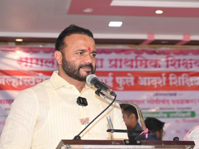 I made kings and maharajas sit at home Minister Jayakumar Gore's criticism | राजे, महाराजेंना मी घरी बसवले, मंत्री जयकुमार गोरे यांनी सोडले टीकास्त्र I made kings and maharajas sit at home Minister Jayakumar Gore's criticism | राजे, महाराजेंना मी घरी बसवले, मंत्री जयकुमार गोरे यांनी सोडले टीकास्त्र