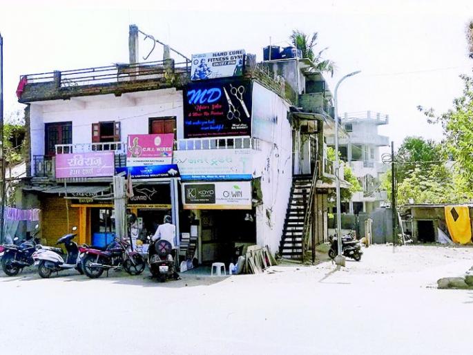 Men's Elgar Against Country's liquor shops in Nagpur | नागपुरात देशी दारूच्या दुकानाविरुद्ध पुरुषांचा एल्गार Men's Elgar Against Country's liquor shops in Nagpur | नागपुरात देशी दारूच्या दुकानाविरुद्ध पुरुषांचा एल्गार