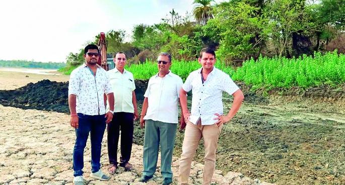 Speed up the deepness work of Gorevada | गोरेवाडा खोलीकरणाच्या कामाला गती Speed up the deepness work of Gorevada | गोरेवाडा खोलीकरणाच्या कामाला गती