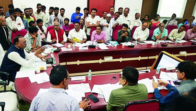 Give land rent to those 'those' farmers of Gosakhurd | गोसेखुर्दच्या ‘त्या’ शेतकऱ्यांना भूभाडे द्या Give land rent to those 'those' farmers of Gosakhurd | गोसेखुर्दच्या ‘त्या’ शेतकऱ्यांना भूभाडे द्या