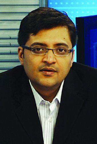 Congress aggressive against Arnab, police complaints all over Maharashtra | अर्णबविरोधात काँंग्रेस आक्रमक, महाराष्ट्रभरात पोलीस तक्रारी