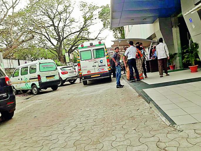 Health Department's 108 ' in the services of private hospitals | आरोग्य विभागाची ‘१०८’ खासगी इस्पितळांच्या दिमतीला Health Department's 108 ' in the services of private hospitals | आरोग्य विभागाची ‘१०८’ खासगी इस्पितळांच्या दिमतीला