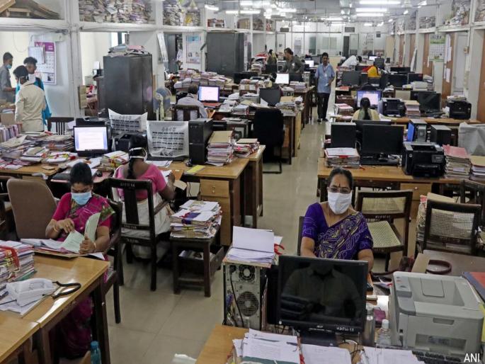 Centre approves 8th Pay Commission Implementation possible from 1st January 2026 | आठव्या वेतन आयोगाला केंद्राची मान्यता; ५० लाख केंद्र सरकारी कर्मचाऱ्यांचा पगार वाढणार, निवृत्त कर्मचाऱ्यांनाही लाभ Centre approves 8th Pay Commission Implementation possible from 1st January 2026 | आठव्या वेतन आयोगाला केंद्राची मान्यता; ५० लाख केंद्र सरकारी कर्मचाऱ्यांचा पगार वाढणार, निवृत्त कर्मचाऱ्यांनाही लाभ