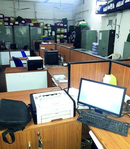 No one on Wednesday at government office in Nagpur | नागपुरात  सरकारी कार्यालयात बुधवारीही शुकशुकाट