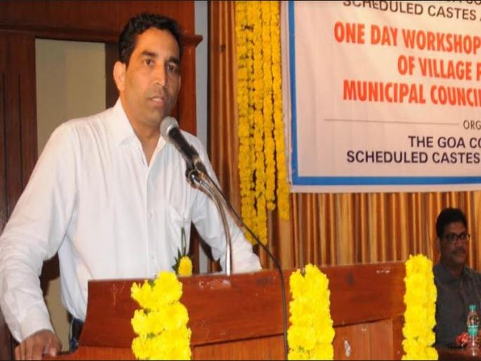 Due to the lack of minimum number of voters, scheduled reservations in Goa were blocked | किमान मतदारांच्या संख्येअभावी गोव्यातील अनुसूचित आरक्षण अडले Due to the lack of minimum number of voters, scheduled reservations in Goa were blocked | किमान मतदारांच्या संख्येअभावी गोव्यातील अनुसूचित आरक्षण अडले