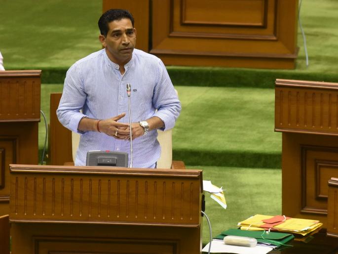 is govind gawade target again | गोविंद गावडे पुन्हा टार्गेट? विरोधकांकडून आरोपांची आतषबाजी is govind gawade target again | गोविंद गावडे पुन्हा टार्गेट? विरोधकांकडून आरोपांची आतषबाजी