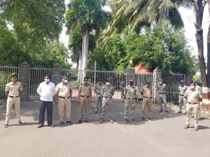 Farmers aggressive over Ujani water issue! Increased security at Sharad Pawar's 'Govindbagh' residence | उजनीच्या पाणी प्रकरणावरुन शेतकरी आक्रमक! शरद पवार यांच्या 'गोविंदबाग' निवासस्थानी वाढवली सुरक्षा