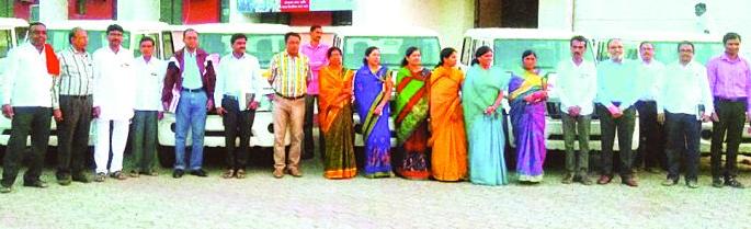 From the government vehicle, 'some joy-kahi gum' | शासकीय वाहनावरून ‘कही खुशी-कही गम’