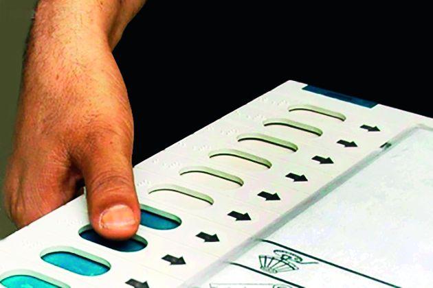 Gram panchayat election: Akola taluka's Kati-Pati 82 percent, while Ekalara polled 91 percent! | ग्रामपंचायत निवडणूक : अकोला तालुक्यातील काटी-पाटी ८२ टक्के, तर एकलारा ९१ टक्के मतदान! Gram panchayat election: Akola taluka's Kati-Pati 82 percent, while Ekalara polled 91 percent! | ग्रामपंचायत निवडणूक : अकोला तालुक्यातील काटी-पाटी ८२ टक्के, तर एकलारा ९१ टक्के मतदान!