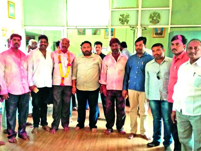 Khagamagate BJP bends measure! | खामगावात भाजपला झुकते माप!