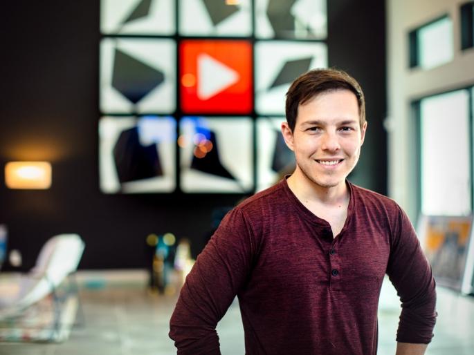 yotuber grahem stephan becomes millionaire | फक्त युट्युब चॅनल सुरु केलं अन् काहीच वर्षात झाला कोट्यावधींचा मालक, कसा? घ्या जाणून yotuber grahem stephan becomes millionaire | फक्त युट्युब चॅनल सुरु केलं अन् काहीच वर्षात झाला कोट्यावधींचा मालक, कसा? घ्या जाणून