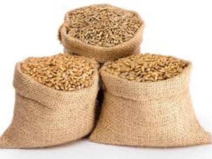 Scam in Raw food grain distribution at home in Khamgaon | घरपोच कच्चे धान्य वितरणात घोळ Scam in Raw food grain distribution at home in Khamgaon | घरपोच कच्चे धान्य वितरणात घोळ