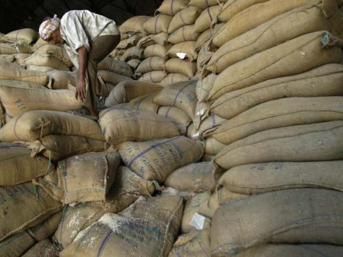 Closed grains by traders against imprisonment for prisons | तुरुंगवासाच्या शिक्षेच्या विरोधात व्यापाऱ्यांनी केली धान्यखरेदी बंद Closed grains by traders against imprisonment for prisons | तुरुंगवासाच्या शिक्षेच्या विरोधात व्यापाऱ्यांनी केली धान्यखरेदी बंद