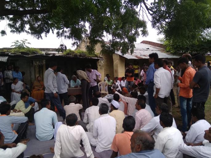 Gram Sabha in open ground for the first time in 40 years! | पांगराबंदीत ४० वर्षांत प्रथमच झाली खुल्या मैदानात ग्रामसभा! Gram Sabha in open ground for the first time in 40 years! | पांगराबंदीत ४० वर्षांत प्रथमच झाली खुल्या मैदानात ग्रामसभा!