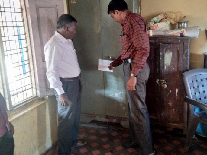 gram panchayat wardrobe seal broken | सरपंचांनी ‘सील’ केलेले पार्डी तिखे ग्रामपंचायतच्या कपाटाचे कुलूप उघडले !