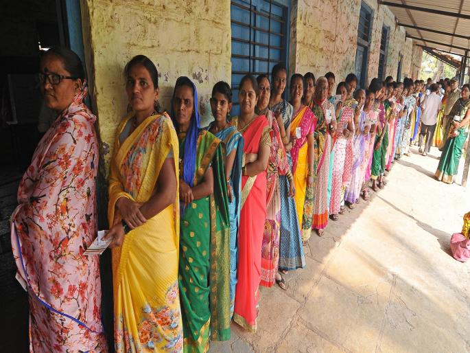 84 percent polling for 430 gram panchayats in Kolhapur district, Result tomorrow | टोकाची ईर्ष्या, कोल्हापूर जिल्ह्यातील ४३० ग्रामपंचायतींसाठी चुरशीने ८४ टक्के मतदान; उद्या निकाल 84 percent polling for 430 gram panchayats in Kolhapur district, Result tomorrow | टोकाची ईर्ष्या, कोल्हापूर जिल्ह्यातील ४३० ग्रामपंचायतींसाठी चुरशीने ८४ टक्के मतदान; उद्या निकाल