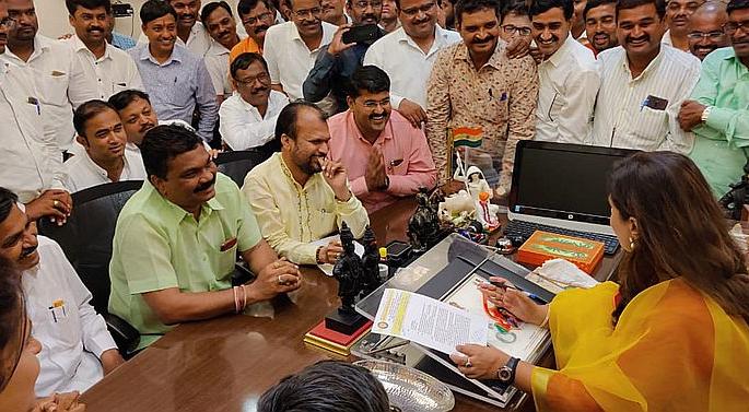 Gramsevak Sangh agitation halted! | ग्रामसेवक संघटनेचे आंदोलन स्थगित! Gramsevak Sangh agitation halted! | ग्रामसेवक संघटनेचे आंदोलन स्थगित!