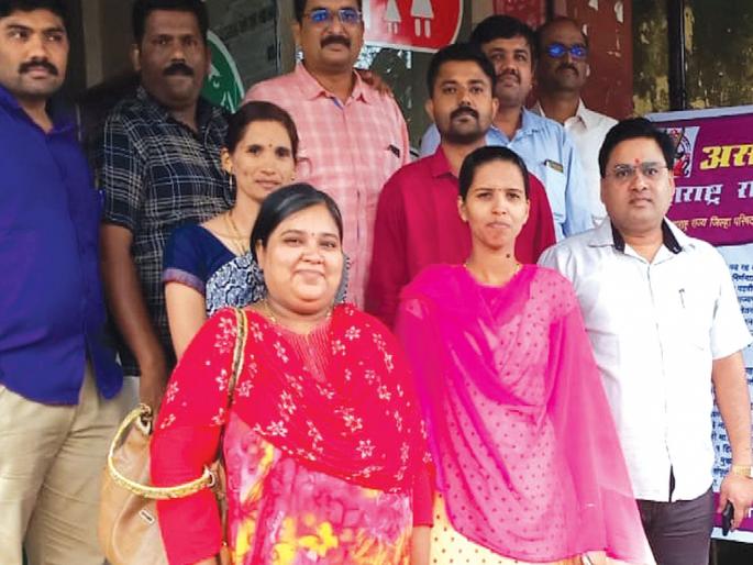 Postponement of non-cooperation movement of village workers | ग्रामसेवकांच्या असहकार आंदोलनाला मोखाड्यात स्थगिती Postponement of non-cooperation movement of village workers | ग्रामसेवकांच्या असहकार आंदोलनाला मोखाड्यात स्थगिती