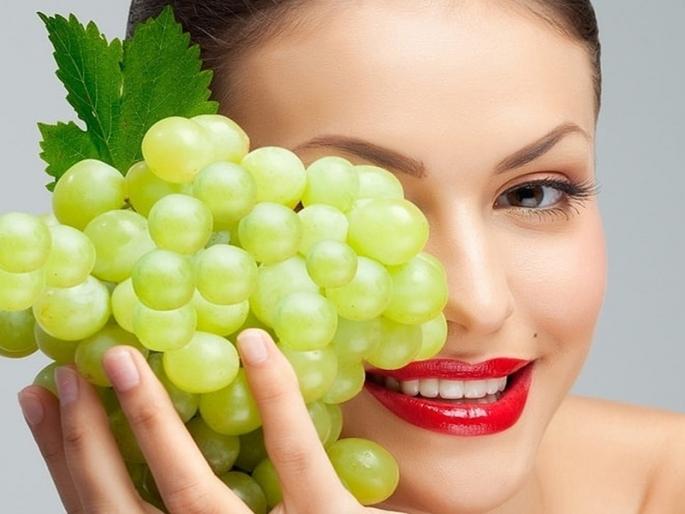 Eating grapes for skin protection! Researchers say grapes are an oral sunscreen that protects the skin! | द्राक्षं खा, ते त्वचेचं संरक्षण करतात असं सांगितलं तर विश्वास ठेवाल?- अलीकडचे अभ्यास तरी तेच सांगतात..