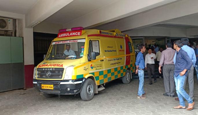 The Green Caridar campaign was successful in Solapur, 4 organs sent to Pune | सोलापूरात ग्रीन कॅरिडोर मोहिम यशस्वी, ४ अवयव पुण्याला पाठविले The Green Caridar campaign was successful in Solapur, 4 organs sent to Pune | सोलापूरात ग्रीन कॅरिडोर मोहिम यशस्वी, ४ अवयव पुण्याला पाठविले