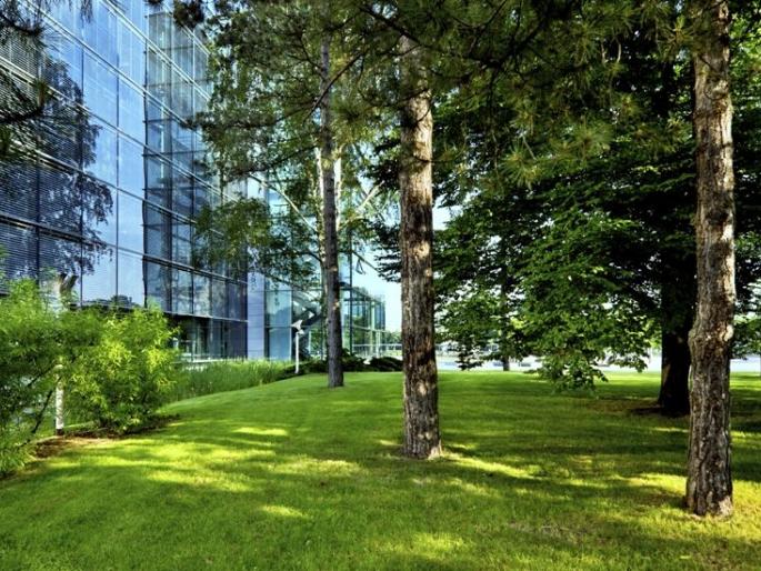 Green space; Need 12 cubic meters, only 2.32 cubic meters available | ग्रीन स्पेस; गरज १२ घनमीटरची, उपलब्ध केवळ २.३२ घनमीटर