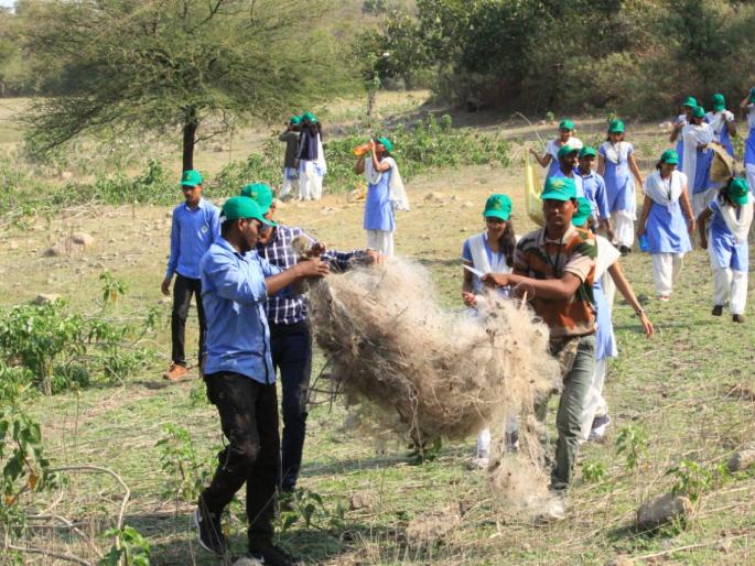 'Green Valentine's Day' Celebrates in Katepurna Wildlife Sanctuary | काटेपुर्णा अभयारण्यात श्रमदानाने साजरा झाला 'ग्रिन व्हॅलेंटाइन डे' 'Green Valentine's Day' Celebrates in Katepurna Wildlife Sanctuary | काटेपुर्णा अभयारण्यात श्रमदानाने साजरा झाला 'ग्रिन व्हॅलेंटाइन डे'