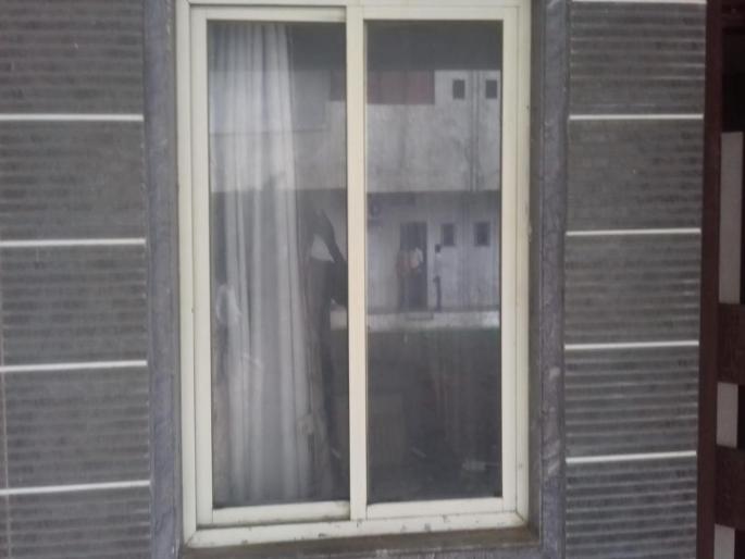 Sensational! Thieves robbed the BJP leader's house | खळबळजनक! भाजप नेत्याचे घर चोरट्यांनी फोडले Sensational! Thieves robbed the BJP leader's house | खळबळजनक! भाजप नेत्याचे घर चोरट्यांनी फोडले
