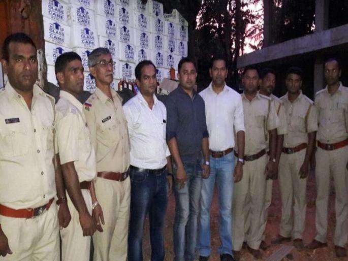 In the background of the Karnataka elections, the liquor seized in Goa | कर्नाटक निवडणुकीच्या पार्श्वभूमीवर गोव्यात दारू पकडण्याचे सत्र In the background of the Karnataka elections, the liquor seized in Goa | कर्नाटक निवडणुकीच्या पार्श्वभूमीवर गोव्यात दारू पकडण्याचे सत्र