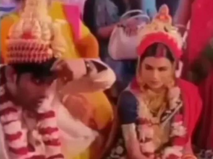 VIDEO : Groom filling sindoor own hairline in wedding watch bride's reaction funny video | VIDEO : लग्नात नवरदेवाने भरलं स्वत:च्या भांगेत कुंकू, नवरीचे हावभाव पाहून पोटधरून हसाल! VIDEO : Groom filling sindoor own hairline in wedding watch bride's reaction funny video | VIDEO : लग्नात नवरदेवाने भरलं स्वत:च्या भांगेत कुंकू, नवरीचे हावभाव पाहून पोटधरून हसाल!