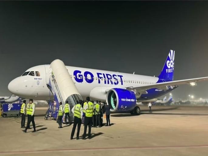 Ticket sales continued, solstice over holidays; Passengers crowd GoFirst counter | तिकीटविक्री राेखली, सुट्ट्यांवर संक्रांत; GoFirst च्या काऊंटरवर प्रवाशांनी गर्दी
