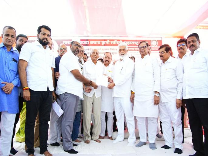 Mathadi workers' agitation adjourned, discussion with Chief Minister Deputy Chief Minister successful | माथाडी कामगारांचे आंदोलन स्थगीत, मुख्यमंत्री उपमुख्यमंत्र्यांसोबत चर्चा यशस्वी